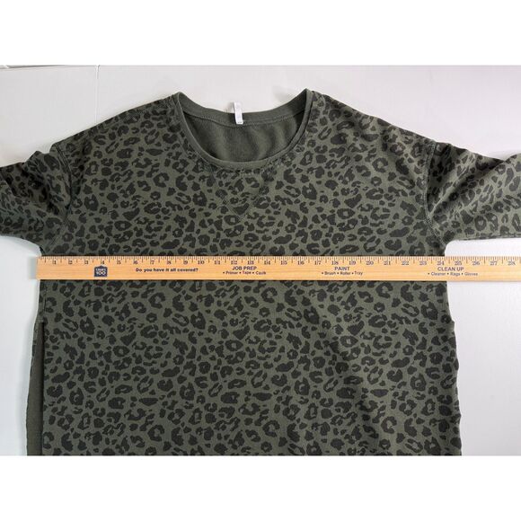 Z Supply Women's Leopard Weekender Elongated Split Side Hems Green Size M - Picture 8 of 11